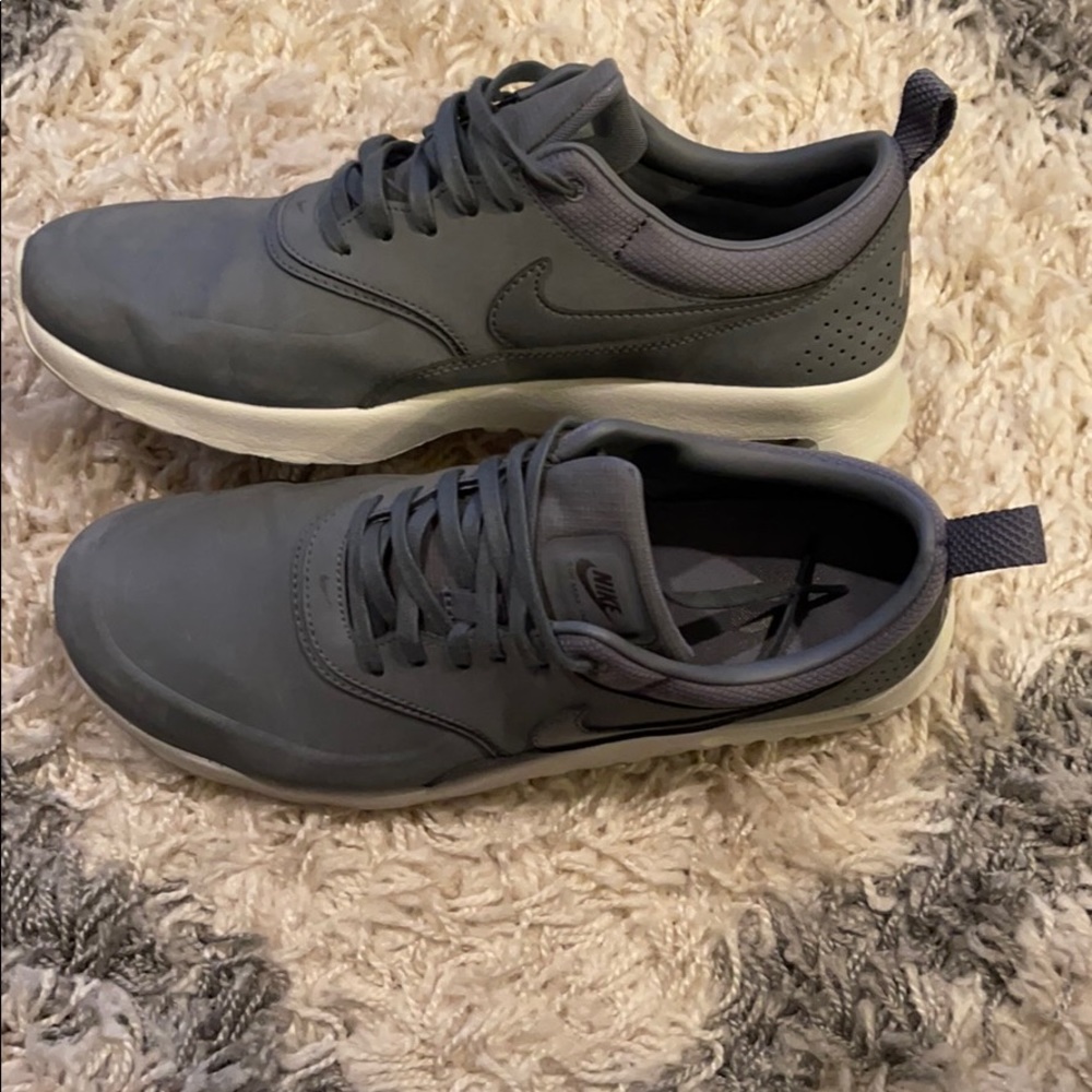 Nike sneakers like new